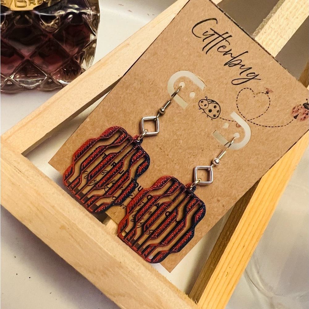 Red and Blue barrel geometric 3D dangle earrings!